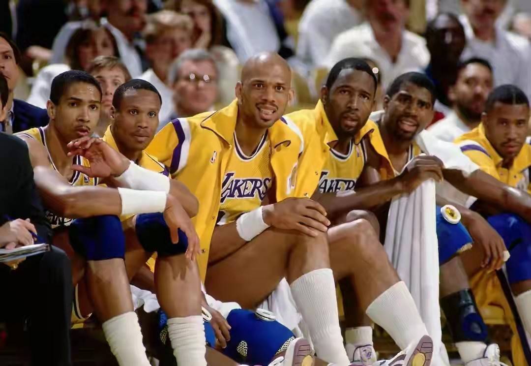 鹈鹕官方：锡安背靠背对阵老鹰将轮休（鹈鹕官宣：背靠背战老鹰，锡安将轮休）