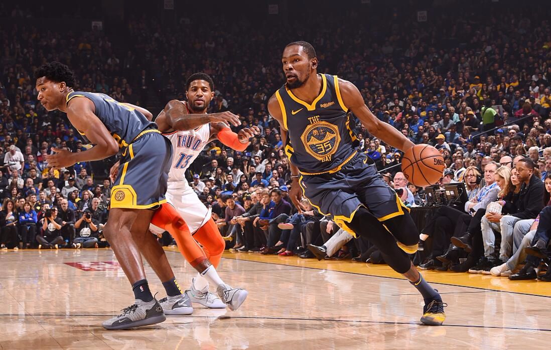 阿隆索：球队内部非常团结，阿诺德在皇马有适应过程是正常的（阿隆索：队内高度团结，阿诺德在皇马的适应期属正常）