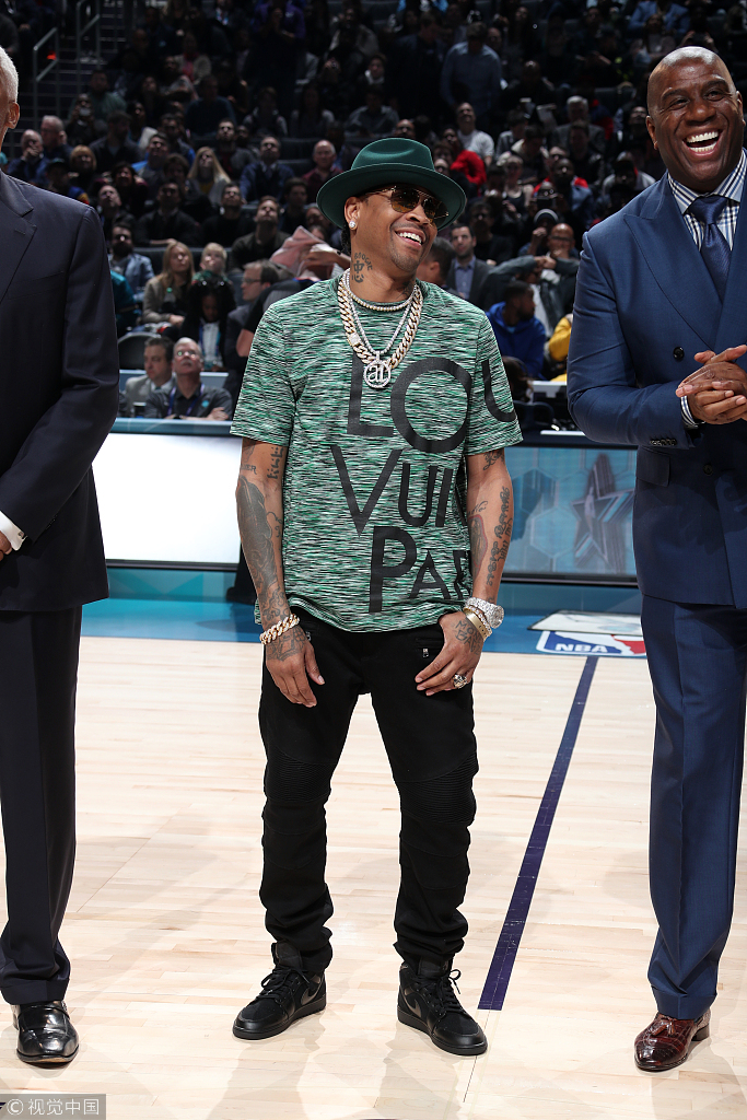 拉菲尼亚安慰弗里克？世体：弗里克只是不满裁判判罚（世体：弗里克只是对裁判判罚不满，非拉菲尼亚安慰）