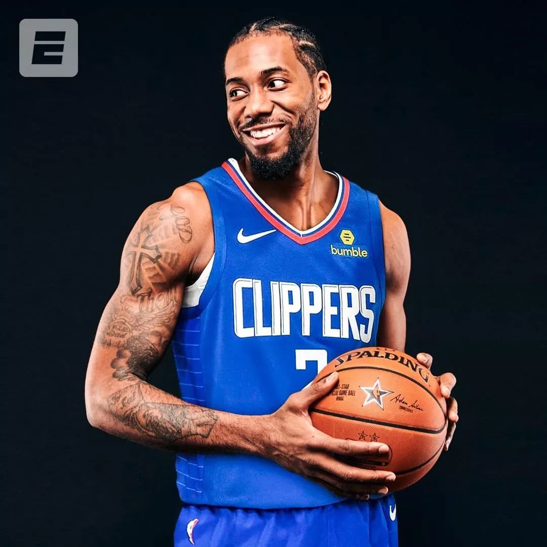 四川“巴蜀雄起杯”12月恢复：分男女组别，职业球员不能参加（四川“巴蜀雄起杯”12月重启：设男女组，职业球员不得参赛）