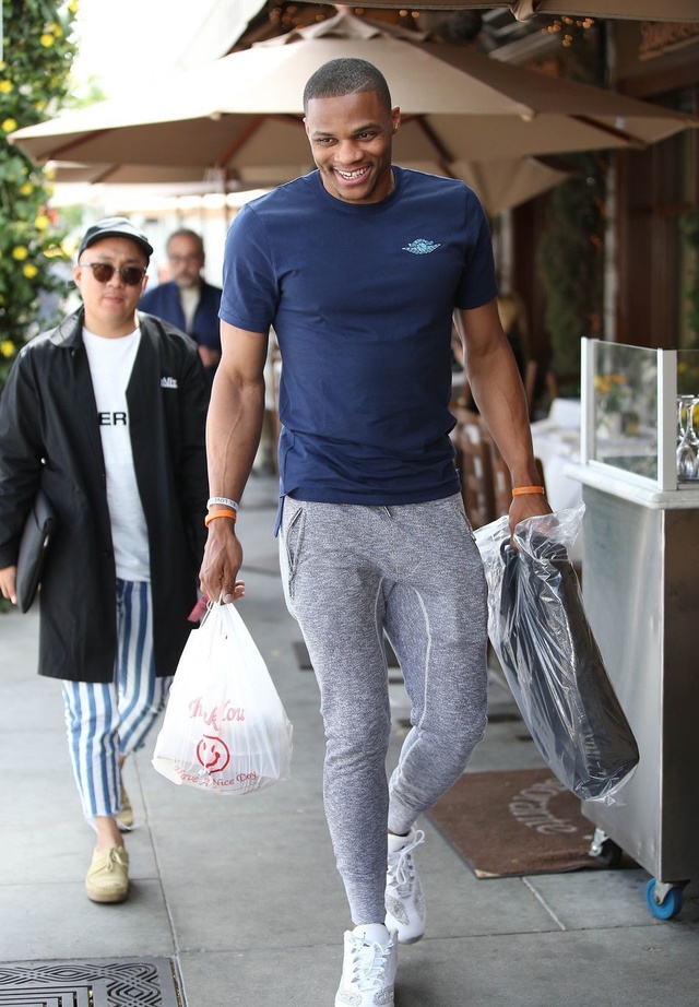 卡萨诺：米兰喜欢缩在中线后死守，就算侥幸进球也还是继续守（卡萨诺批评米兰：退到中线后深度防守，进球也不改保守打法）