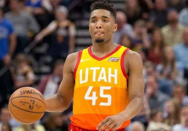 随海港夺冠，亚历斯祖成为首位夺得中超冠军的中国香港球员（海港夺冠，亚历斯祖成中超史上首位中国香港籍冠军球员）