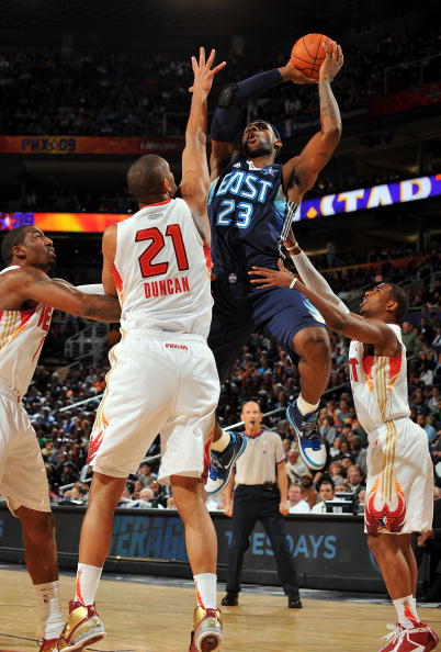 国乒8：0横扫韩国队 取得混团世界杯5连胜（国乒8比0零封韩国队，混团世界杯豪取五连胜）