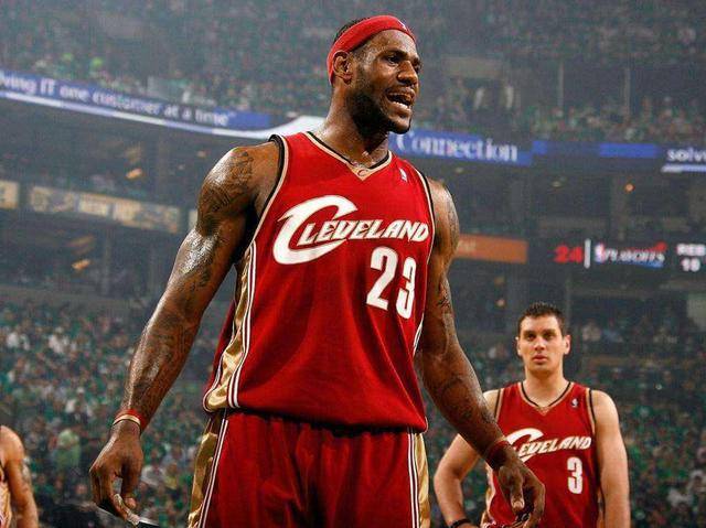 火箭双后卫组合打出赛季最佳（火箭后场双枪打出本季最佳表现）